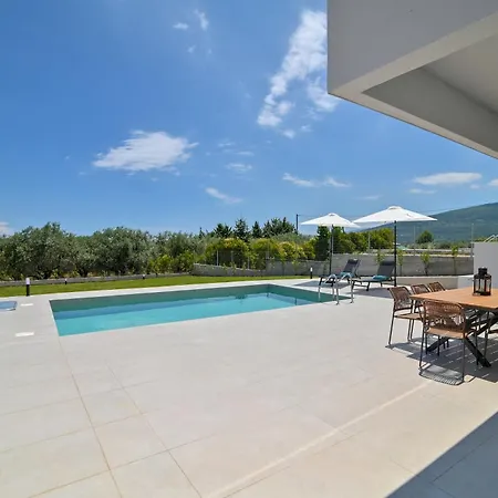 Villa Apex Premium Living