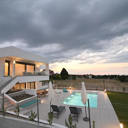 Apex Premium Living